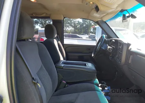 2005 Chevrolet Silverado 1500 Ls z USA, uszkodzony, nr VIN 1GCEC19V75Z112850